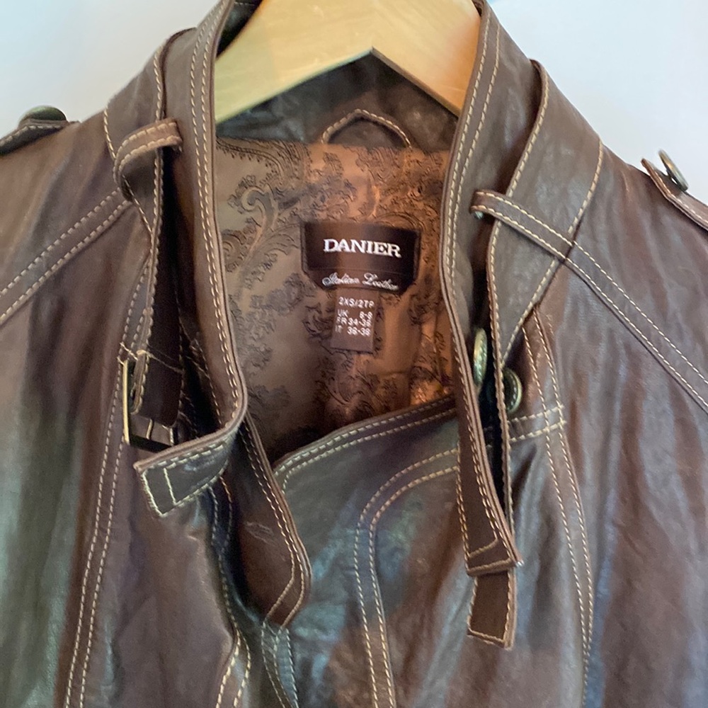 Daniel Leather coat .perfect . Size 2xs